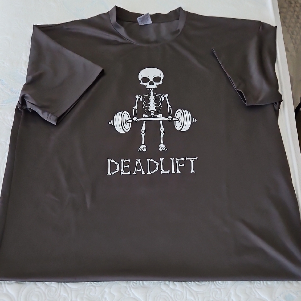 Novelty MEN'S "deadlift" Tshirt NWOT